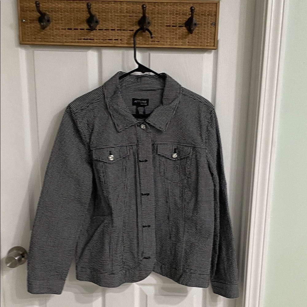 Attyre Black and White Women's Jacket